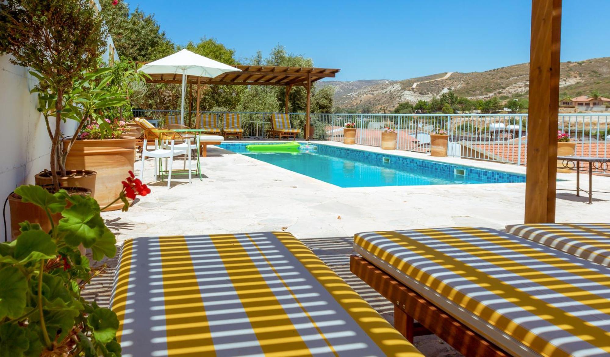 Archondia House - Holiday Apartments With Pool كالافاسوس المظهر الخارجي الصورة
